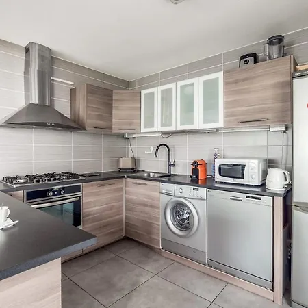 Charming Two Steps Away From Confluence In - Welkeys Appartement *