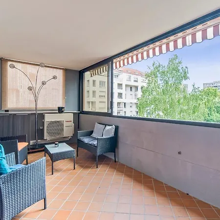 Charming Two Steps Away From Confluence In - Welkeys Lyon